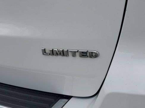 Certified 2019 Jeep Grand Cherokee Limited AWD/4WD image 8