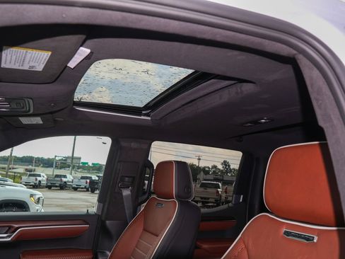 New 2026 GMC Sierra 1500 Denali Ultimate w/ LPO, Black Badging Package AWD/4WD image 8