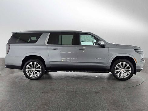 New 2025 Chevrolet Suburban Premier image 2
