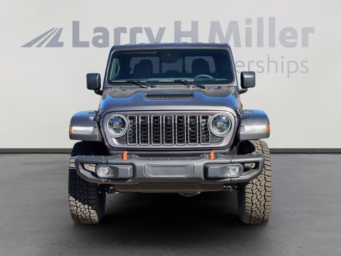 New 2025 Jeep Gladiator Mojave image 9