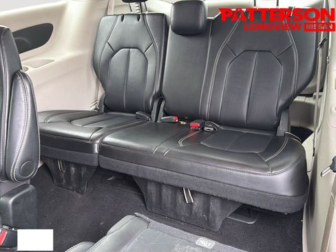 Used 2024 Chrysler Pacifica Touring-L FWD image 20