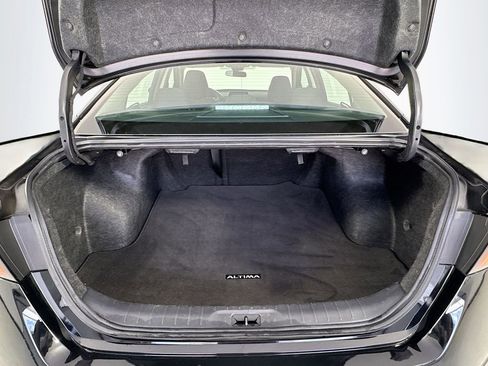Used 2025 Nissan Altima 2.5 SV FWD image 29