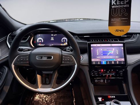 New 2025 Jeep Grand Cherokee Limited w/ Luxury Tech Group II image 14