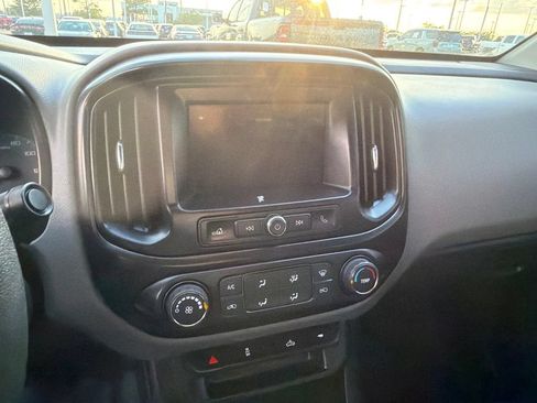 Used 2022 Chevrolet Colorado W/T AWD/4WD image 13