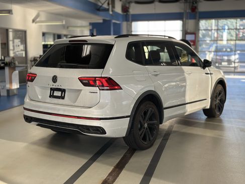Used 2024 Volkswagen Tiguan SE R-Line AWD/4WD image 5