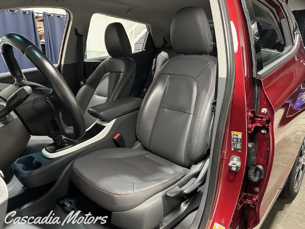 Used 2020 Chevrolet Bolt Premier w/ Infotainment Package FWD image 10