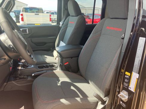 Used 2026 Jeep Gladiator Rubicon AWD/4WD image 8