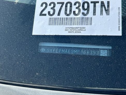 Used 2021 Toyota Corolla LE FWD image 3