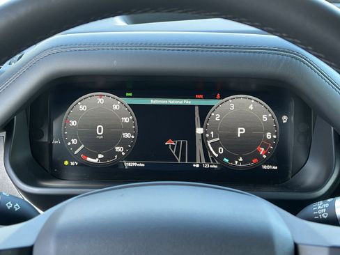 Used 2024 Land Rover Defender 110 SE image 15