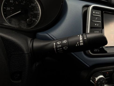 Used 2025 Nissan Versa SV FWD image 31
