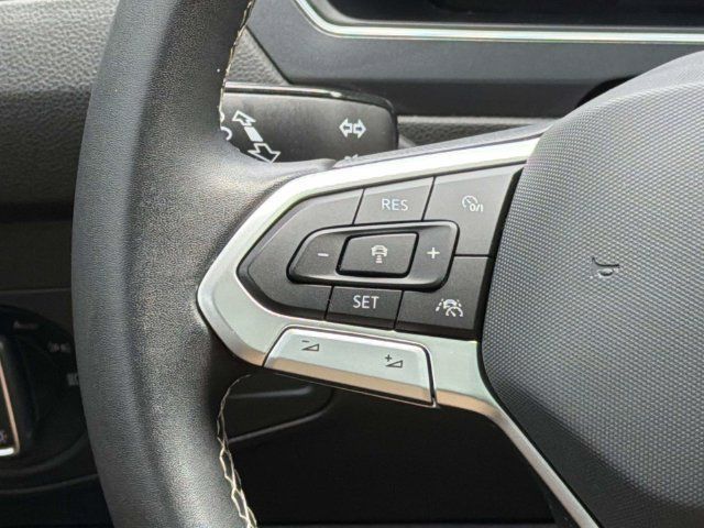 Used 2023 Volkswagen Tiguan SE w/ Panoramic Sunroof Package AWD/4WD image 25
