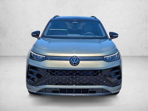 New 2026 Volkswagen Tiguan SE R-Line FWD image 2