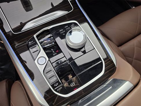 Used 2025 BMW X5 xDrive40i w/ Executive Package image 24