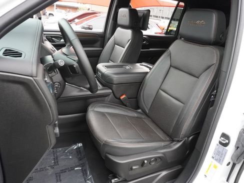 Certified 2024 Chevrolet Suburban High Country image 15