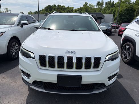 Used 2019 Jeep Cherokee Limited AWD/4WD image 3