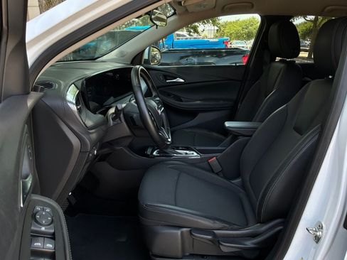 Used 2025 Buick Encore GX Preferred FWD image 10