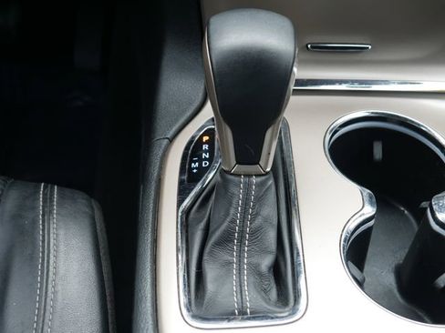 Used 2017 Jeep Grand Cherokee Limited image 22