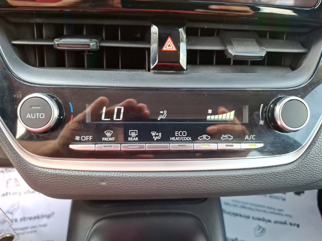 Used 2023 Toyota Corolla LE FWD image 23
