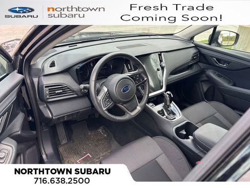 Used 2025 Subaru Outback Premium AWD/4WD image 2