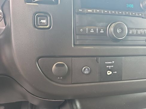 Used 2015 Chevrolet Express 3500 LS RWD image 32