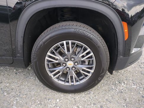 Used 2026 Chevrolet Traverse LT AWD/4WD image 12