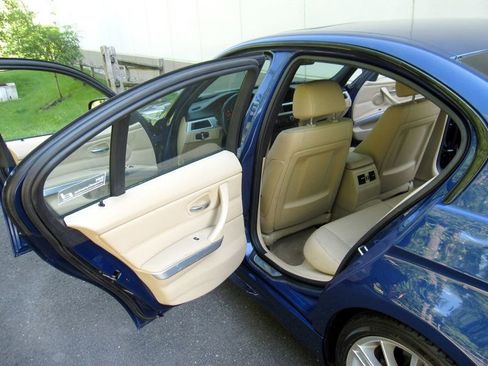 Used 2011 BMW 335i Sedan RWD image 28