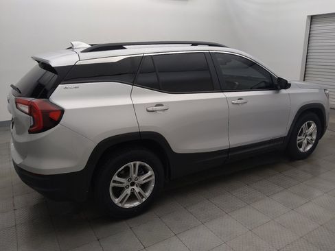 Used 2022 GMC Terrain SLE w/ Driver Convenience Package FWD image 10
