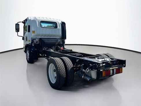 New 2024 Chevrolet Low Cab Forward image 5