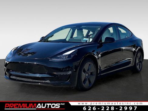 Used 2021 Tesla Model 3 Standard Range Plus image 1