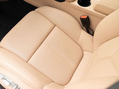 Used 2025 Porsche Macan image 16