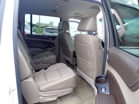 Used 2017 Chevrolet Suburban LT w/ LT Signature Package AWD/4WD image 12