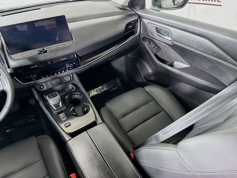 Certified 2024 Nissan Rogue SL image 26