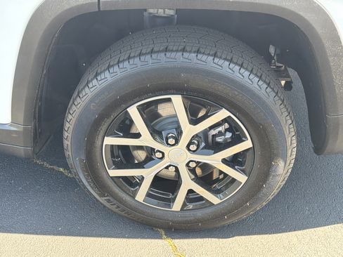 Used 2023 Jeep Grand Cherokee L Limited RWD image 27