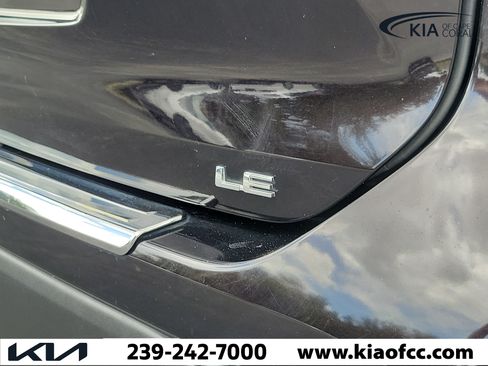 Used 2021 Toyota Highlander LE FWD image 10
