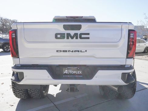 Used 2025 GMC Sierra 3500 Denali Ultimate image 4