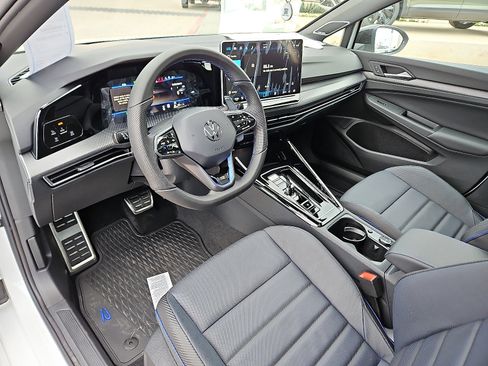 New 2026 Volkswagen Golf image 10