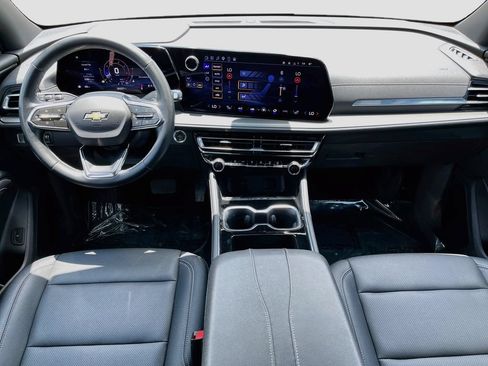 Used 2025 Chevrolet Traverse LT FWD image 27