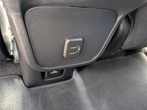 Used 2023 Chevrolet Equinox LT AWD/4WD image 16