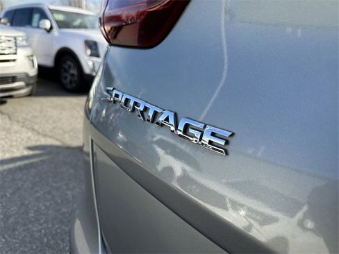 Used 2022 Kia Sportage LX image 42