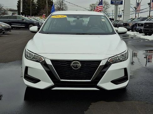 Used 2020 Nissan Sentra SV image 2