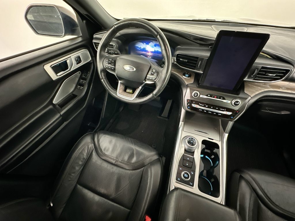 Used 2020 Ford Explorer Platinum w/ Premium Technology Package AWD/4WD image 9