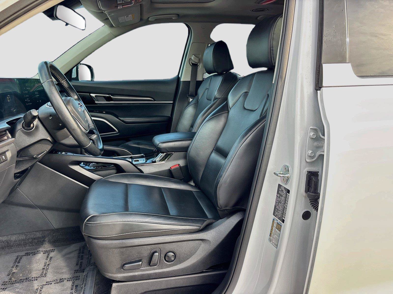Used 2025 Kia Telluride S FWD image 22