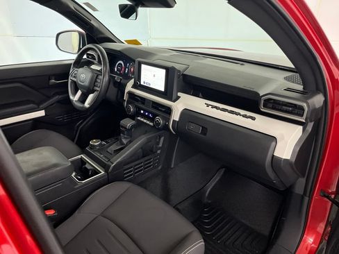 Used 2024 Toyota Tacoma TRD Off-Road AWD/4WD image 21