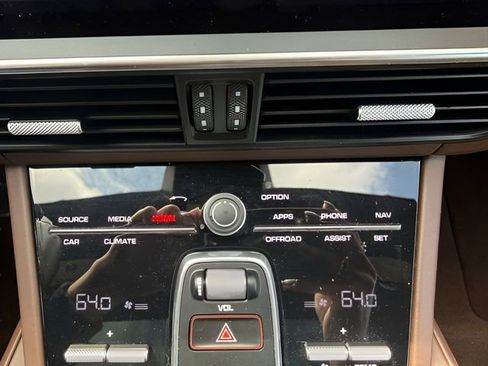 Used 2020 Porsche Cayenne S AWD/4WD image 29