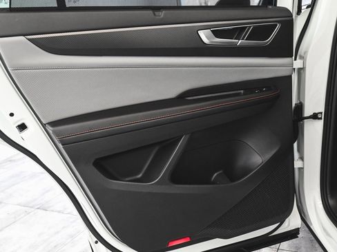 Used 2025 Volkswagen Atlas Peak Edition SE image 13