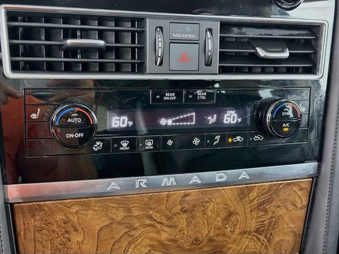 Used 2024 Nissan Armada SL w/ Captain's Chairs Package RWD image 20