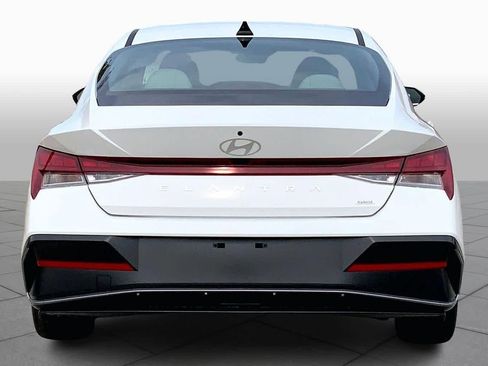 New 2026 Hyundai Elantra Limited FWD image 4