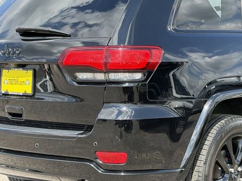 Used 2018 Jeep Grand Cherokee Altitude image 10