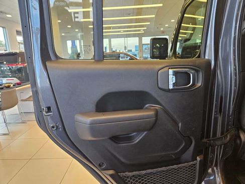 Used 2021 Jeep Wrangler Unlimited Rubicon 4xe w/ Steel Bumper Group image 23