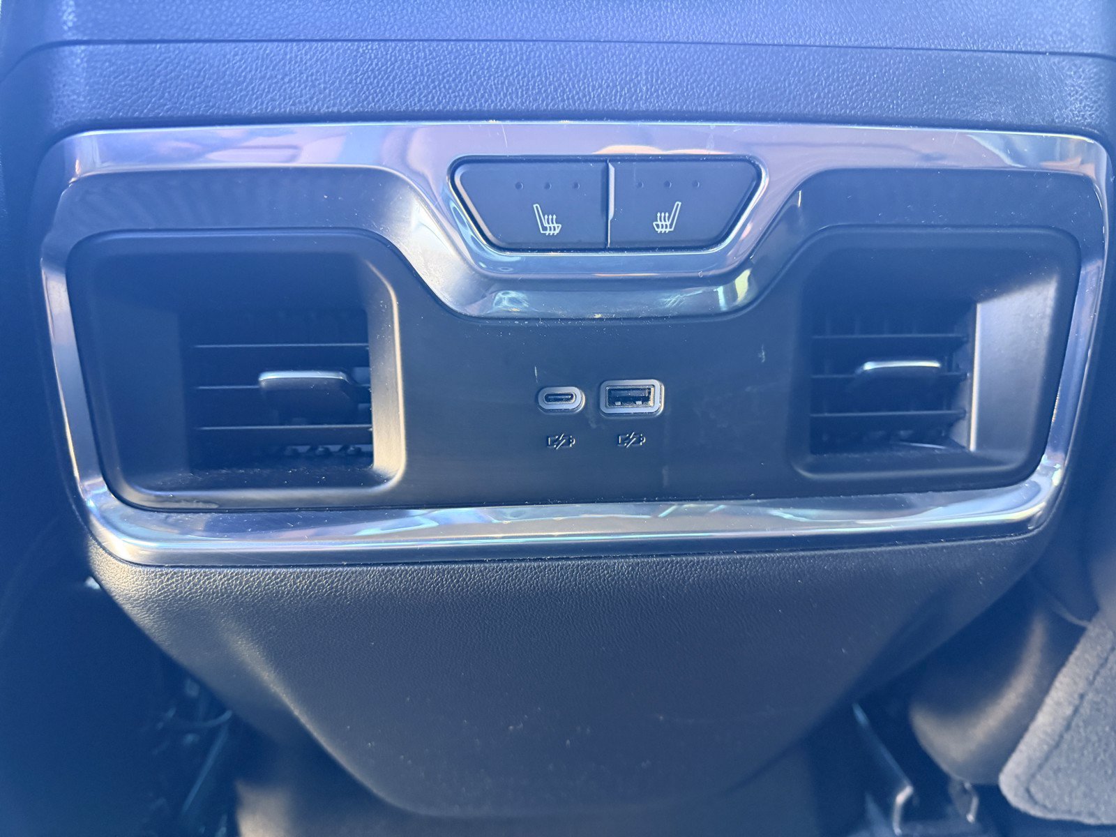 Used 2024 GMC Sierra 2500 Denali Ultimate AWD/4WD image 27
